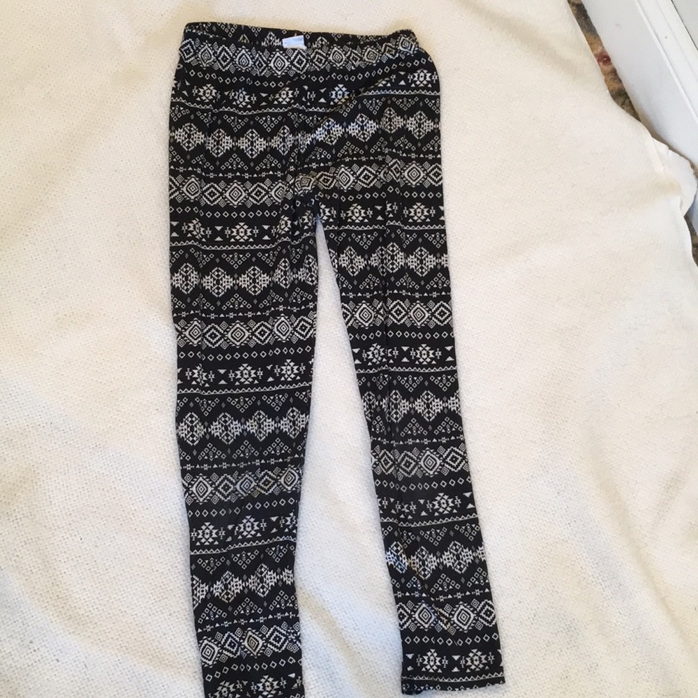 Black and white Native American print leggings